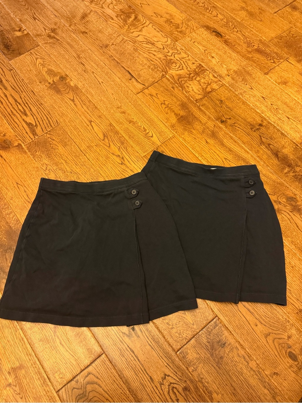 Land’s End baby Uniform Skorts Bundle of 2 size 12 great condition smoke pet fre